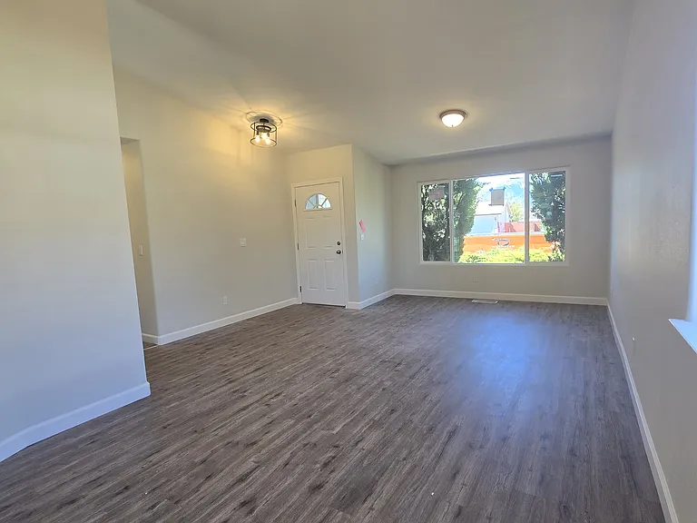 1340 Leonard Rd — Photo 4