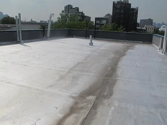 Rented by P Management | media 27