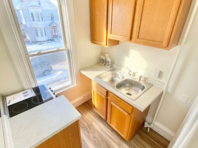 36 Clarke St — Photo 4