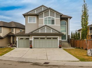 824 34th Ave NW, Edmonton, AB T6T 1A4