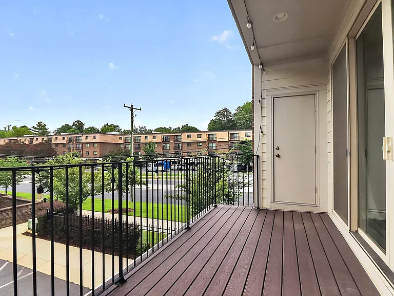 1105 Towns Hill Way — Photo 35