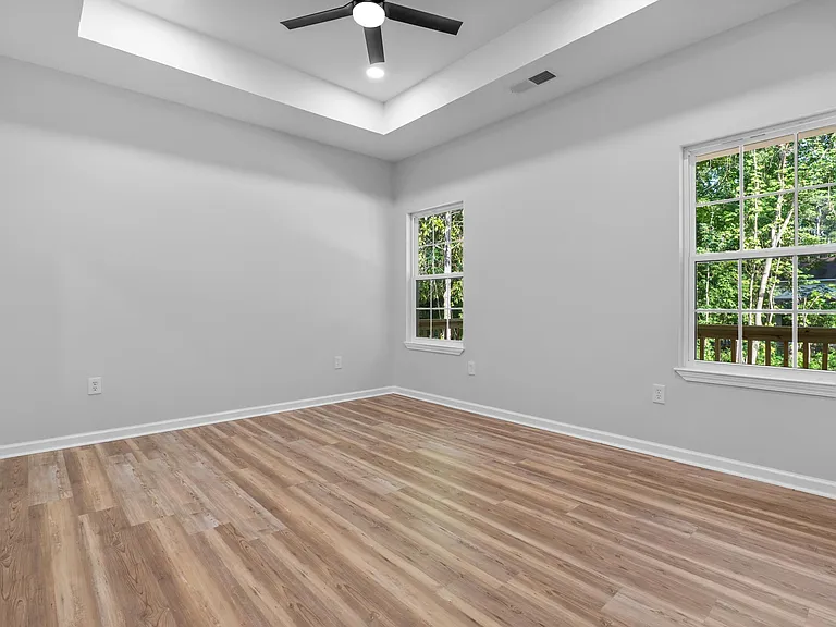 410 Lincolnshire Blvd — Photo 13