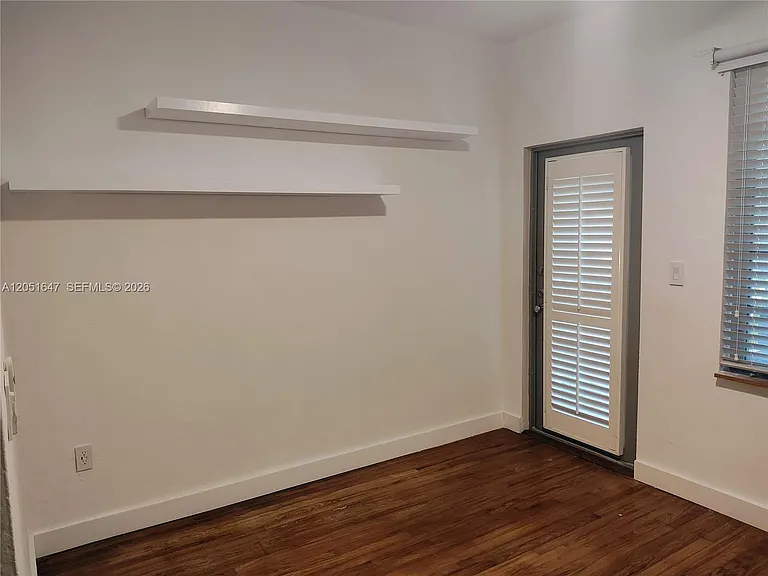 717 Jefferson Ave #6 — Photo 3