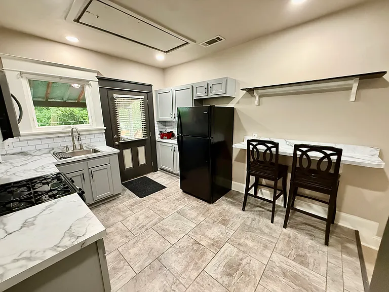 1312 Morton Ave #2 — Photo 8