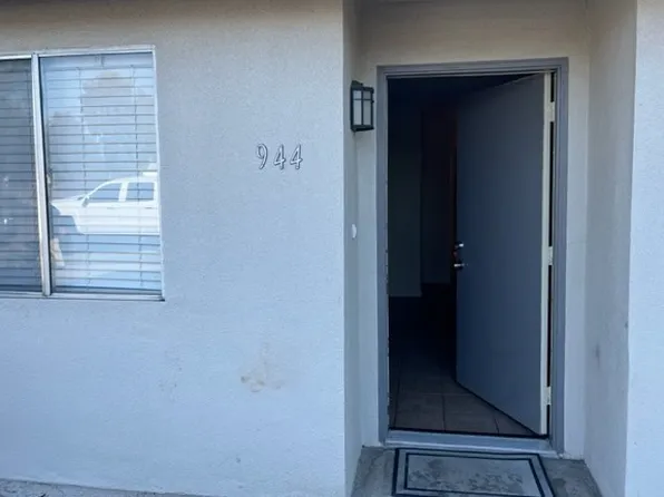 944 S Dayton St, Tulare, CA 93274
