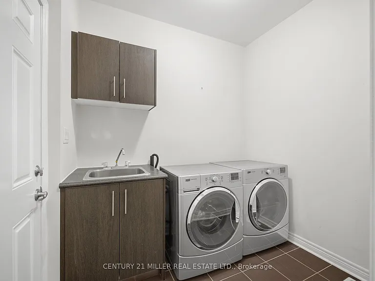 2455 Village Cmn — Photo 42