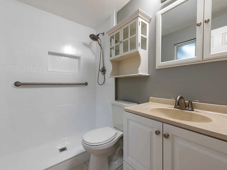 2586 Spring Lake Rd W — Photo 5