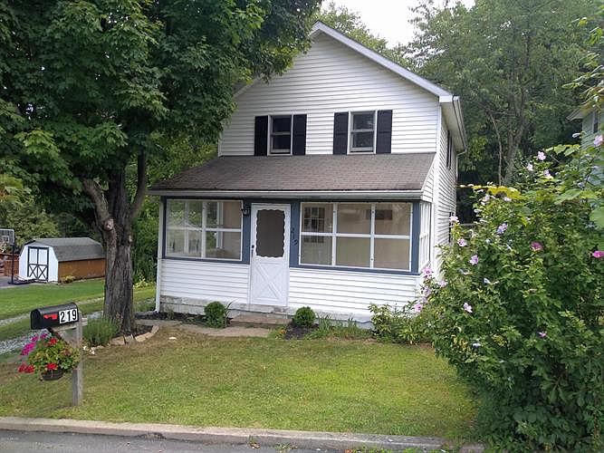 1st image of 219 Brown St