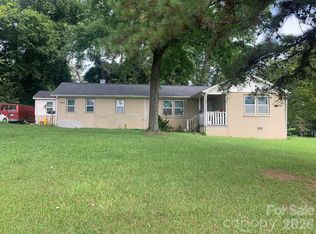 3800 Plainview Rd, Charlotte, NC 28208