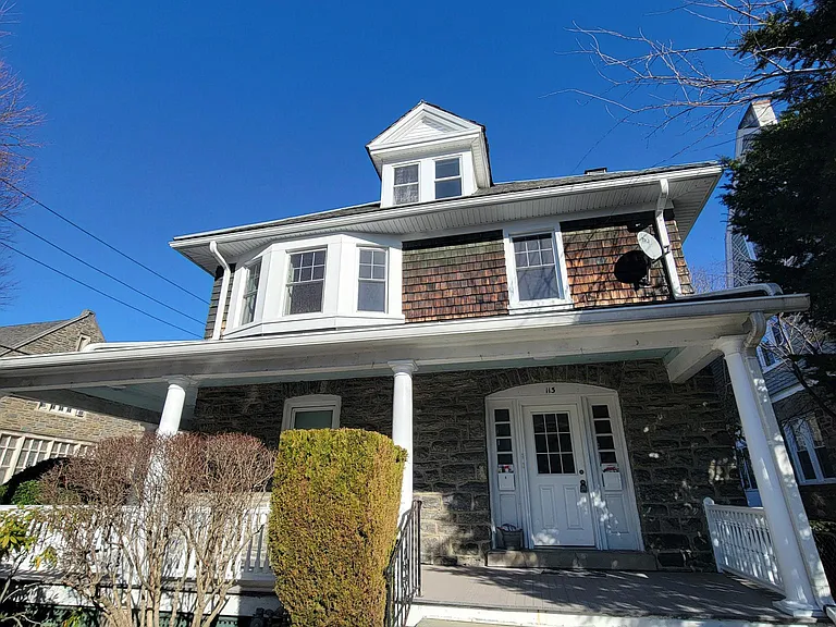 113 Grayling Ave #2 — Photo 1