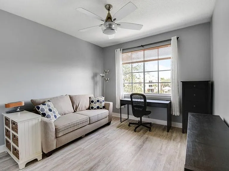 7302 Myrtlewood Cir W — Photo 12