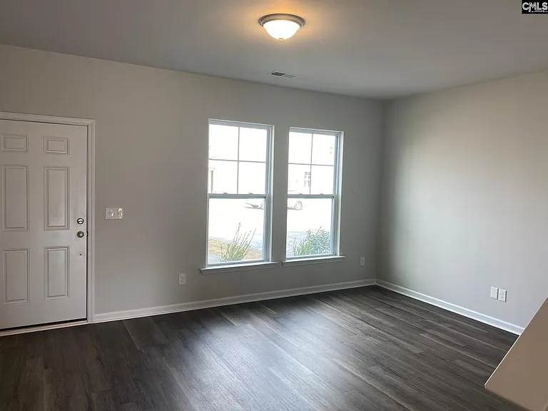 310 Woodcock Dr — Photo 2