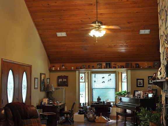 Picture 2 of greatroom