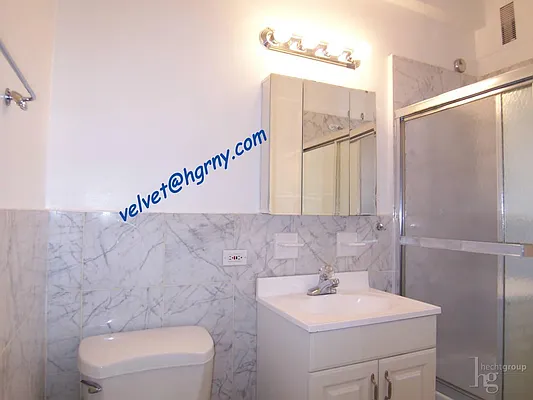 Rented by Hecht Group | media 12