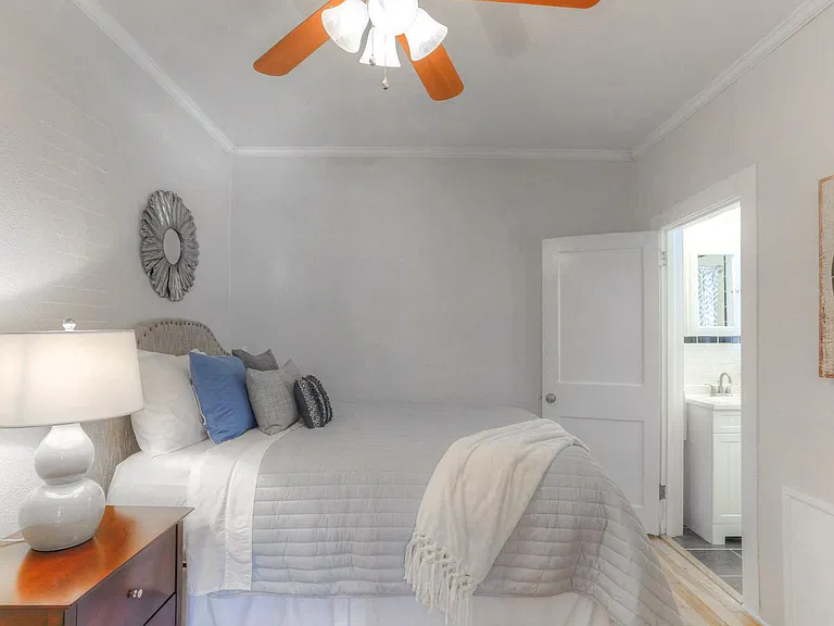 2904 W Estrella St #5 — Photo 3