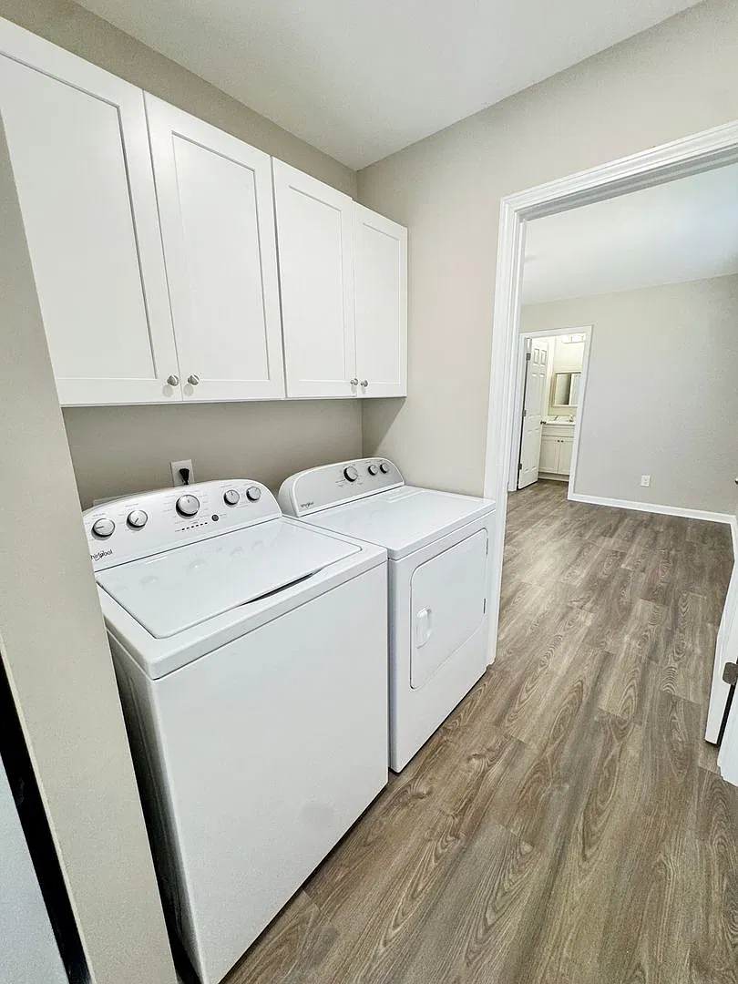 Immaculate 2 BR/ 2 BA - Move in Ready! — Photo 4