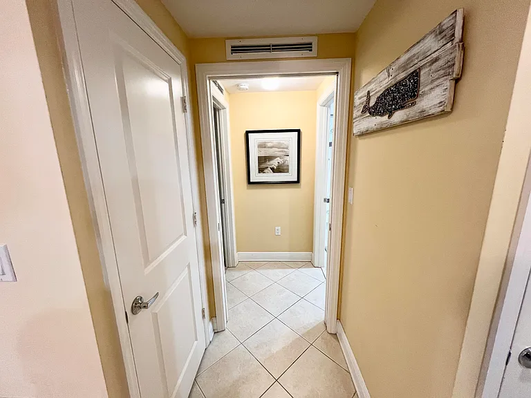 975 NW Flagler Ave — Photo 28