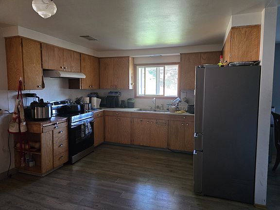 5th image of 1042 S 116th St #1