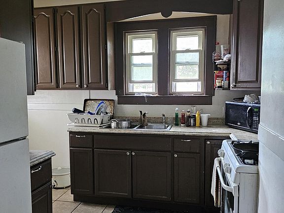 3rd image of 12749 Kentucky St