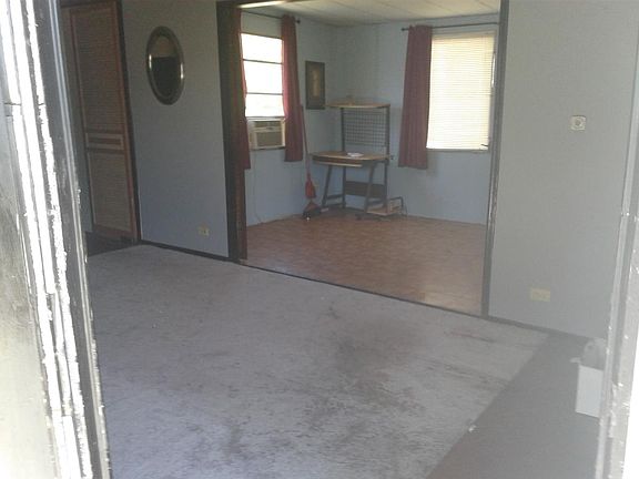 3rd image of 1380 Lakeview Dr