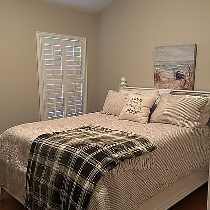 2nd image of 5012 Clayton Ct
