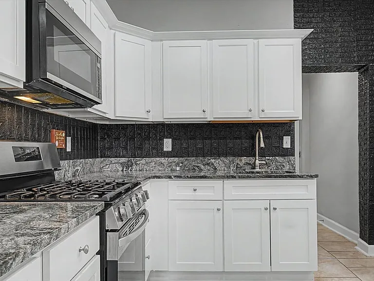 203 N Dupont St — Photo 15