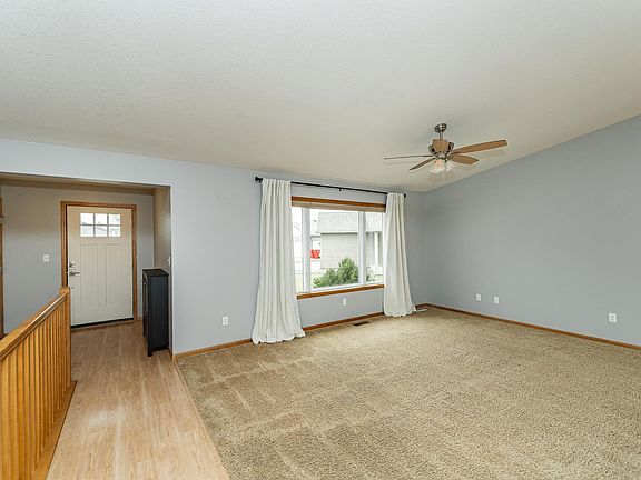 4th image of 3145 Tamarack Ln SE
