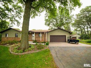 11755 Coon Hunters Rd, Blue Grass, IA 52726