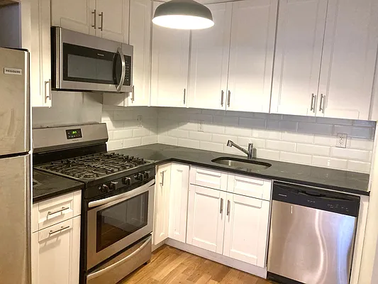 Rented by Brownstone Property Group | media 9