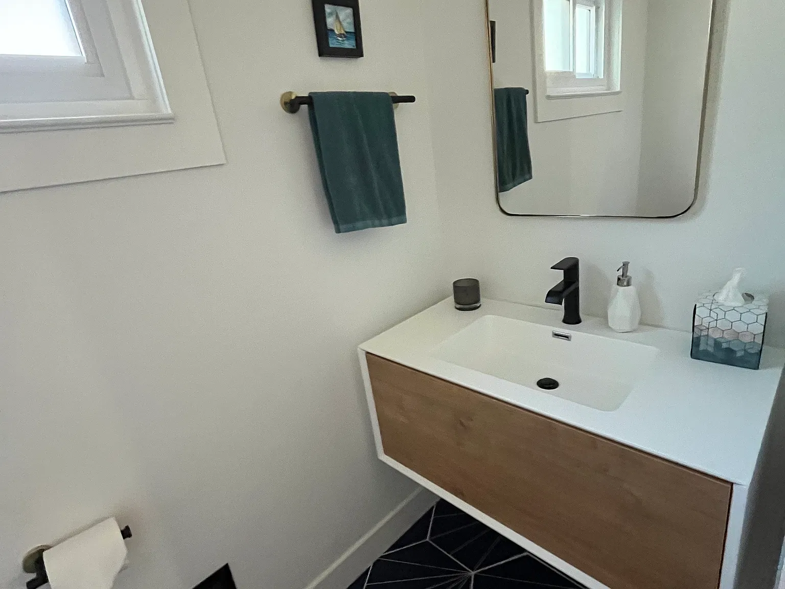 4 bed, 2.5 bath, 2077 sqft, $3,900 — Photo 4