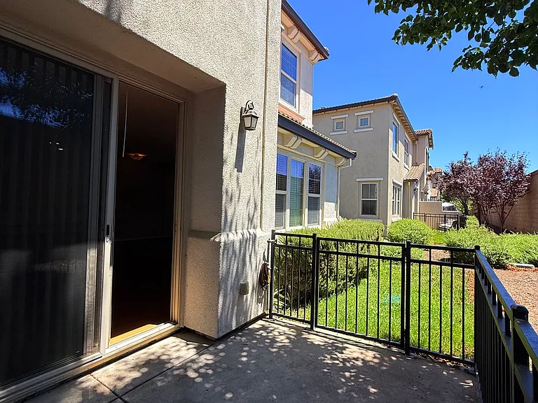 5301 E Commerce Way #11103 — Photo 16
