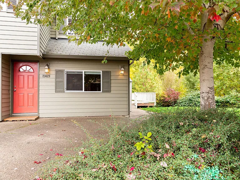 Privacy with extra green space