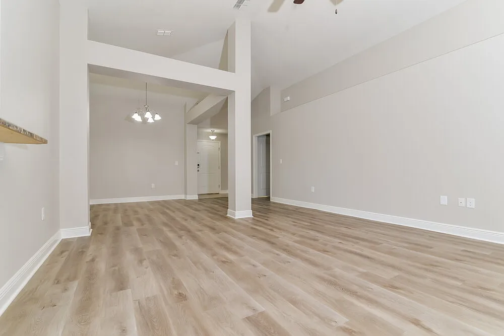 3 bed, 2.0 bath, 1955 sqft, $2,220 — Photo 4