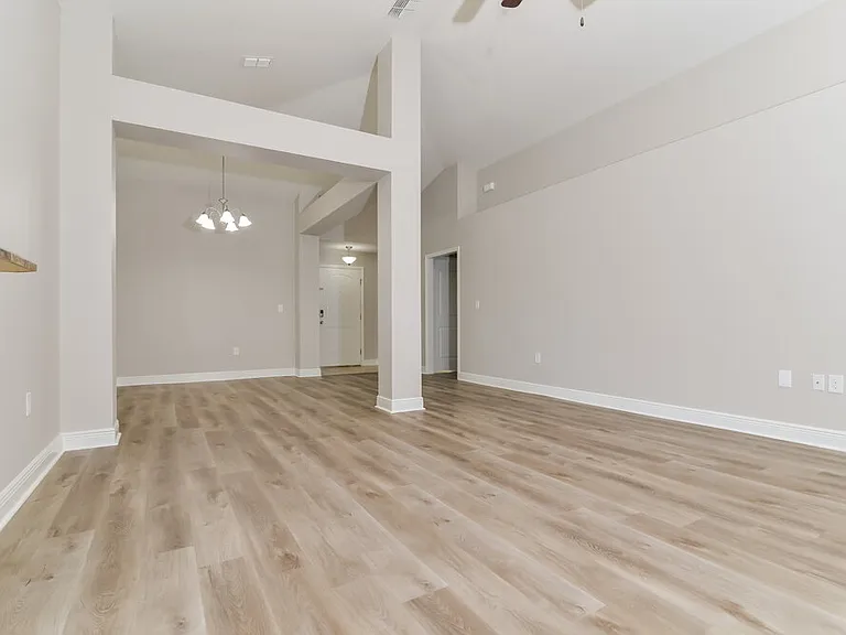 905 Chestnut Dr — Photo 4