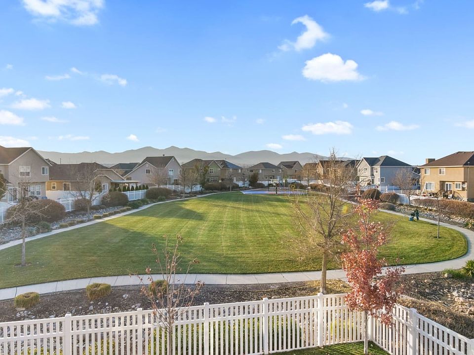 2nd image of 6642 S Millsden Ln