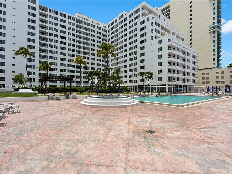 5005 Collins Ave #222 — Photo 34