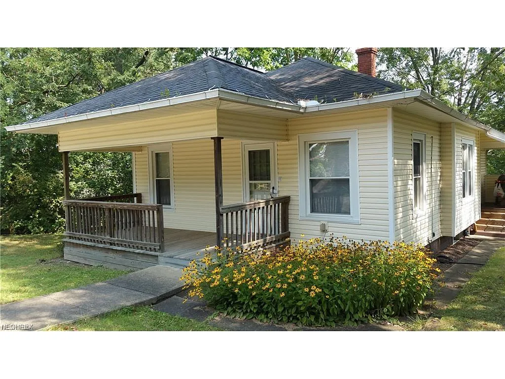 116 N Mill St photo 1