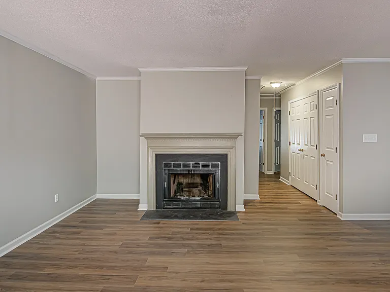 4639 Lawndale Dr — Photo 12