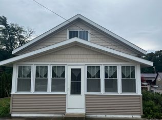 626 E Savidge St, Spring Lake, MI 49456