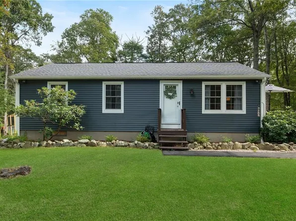 94 Maxson Hill Rd, Ashaway, RI 02804