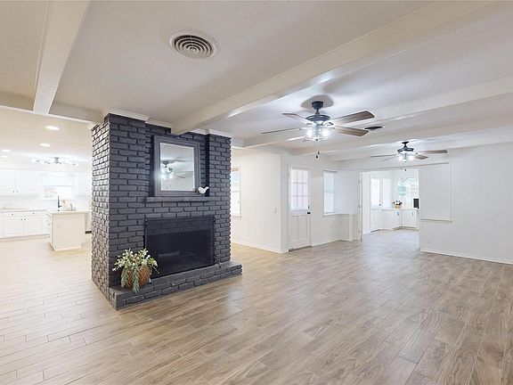 3rd image of 226 Driftwood Dr