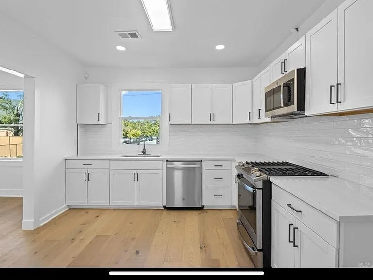 2501 S Maple St — Photo 12