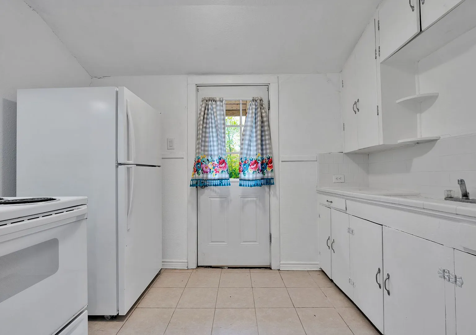 165 Division Ave — Photo 3