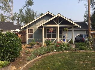 110 Fairview St, Talent, OR 97540