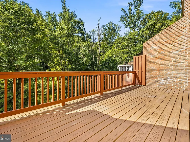 8931 Park Forest Dr — Photo 15