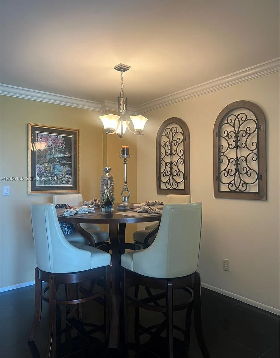 Three Horizons South Cond — Photo 1