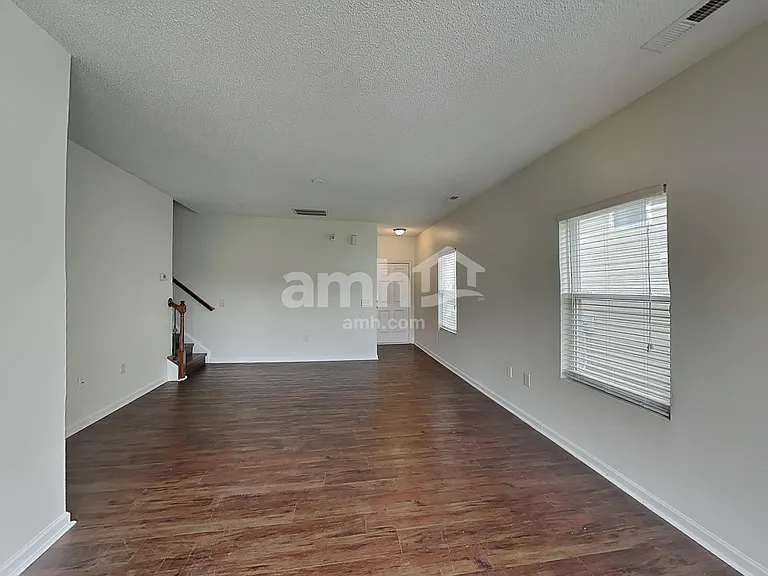 13711 Riding Hill Ave — Photo 6