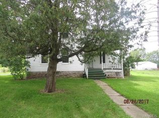 106 S Main St, Middleport, NY 14105