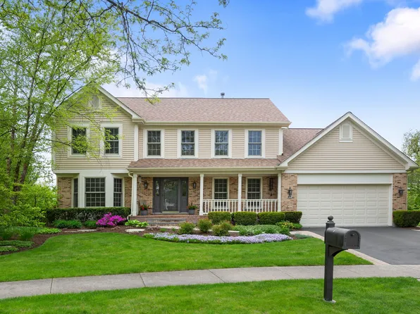 271 Saddle Back Rd, Vernon Hills, IL 60061