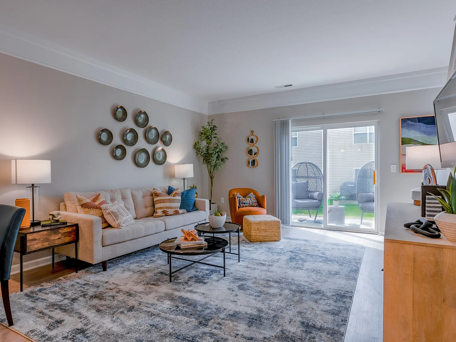 Hilliard Grand Apartments — Photo 1